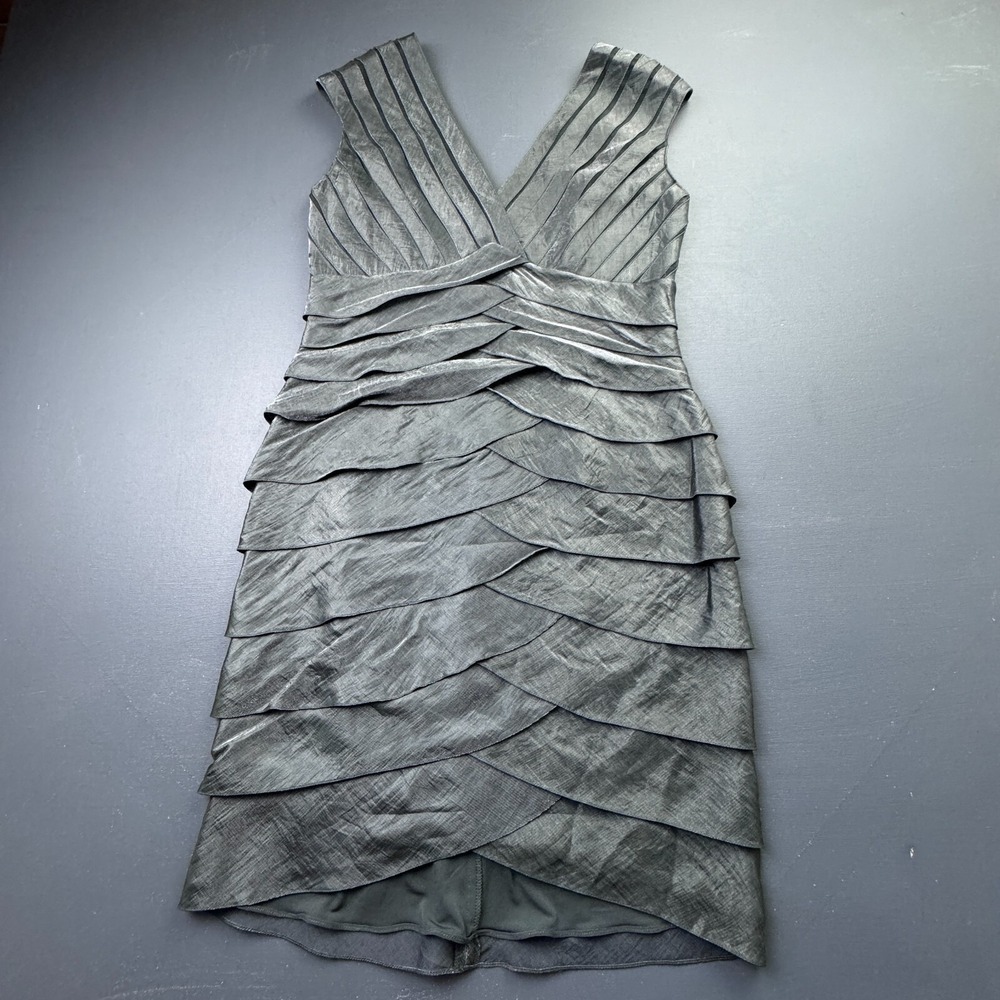 Express Women Size XS Silver Tiered Sleeveless V-Neck Dress Evening Party Outfit